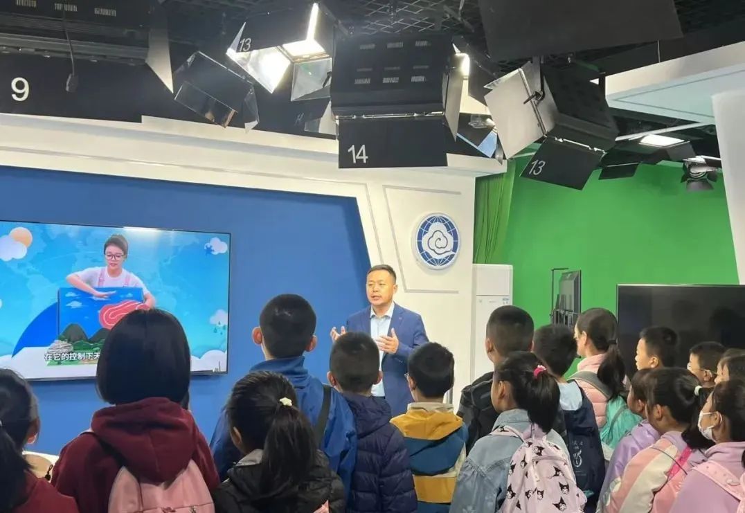 走进省气象局，感受气象魅力——阳光校园气象实践课程研学活动