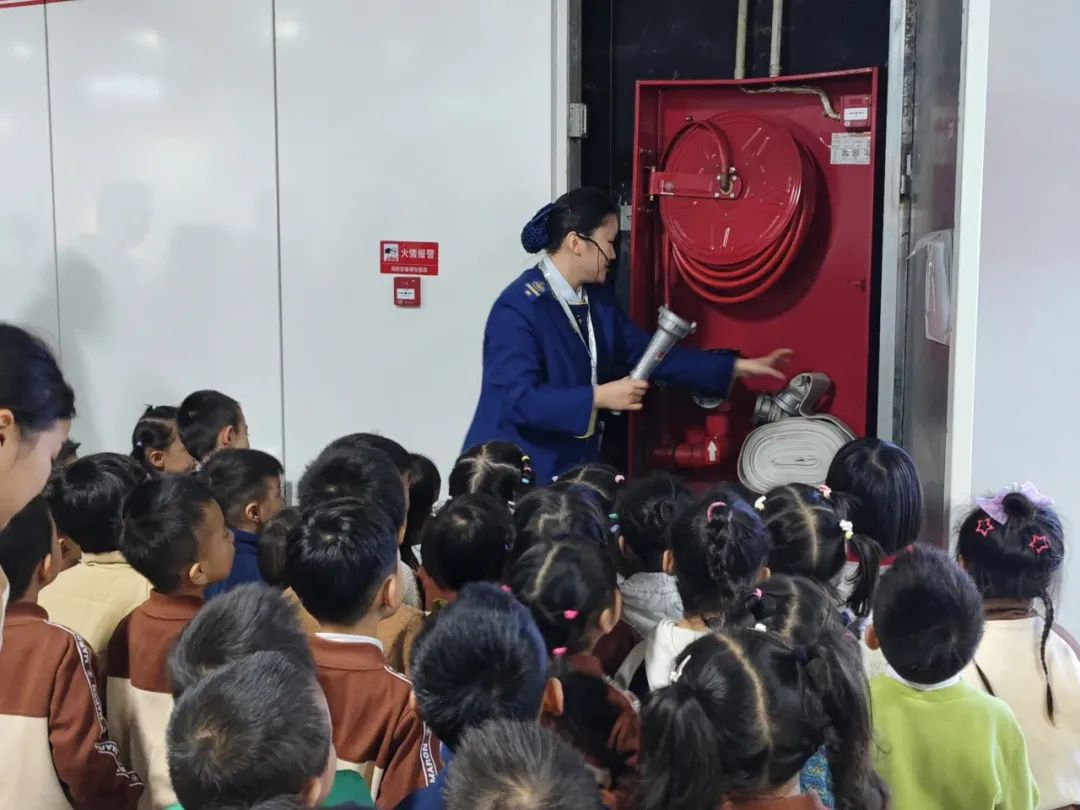 活动 | 萌娃地铁研学之旅 探索绿色出行奥秘