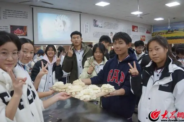 逐梦深蓝之路 研享劳动之乐——青岛外事学校研学活动走进国家深海基地与二月二生态农场